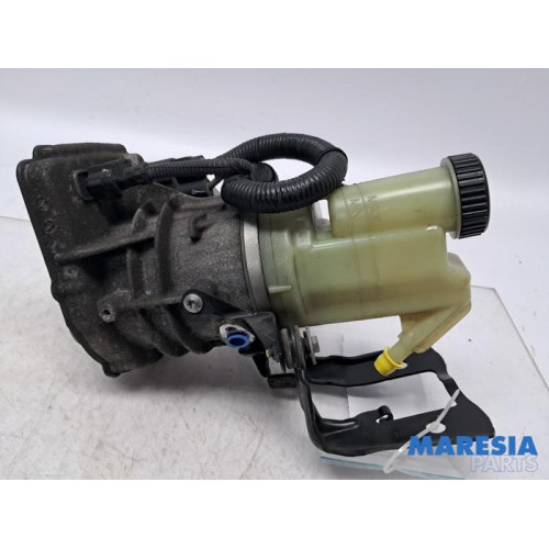 Opel - Movano - Power steering pump