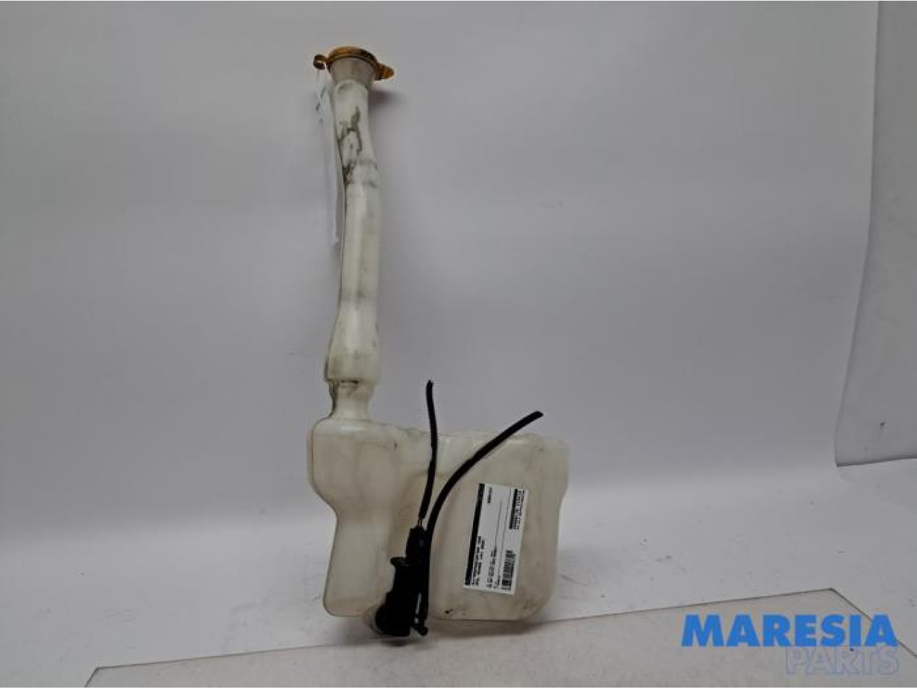 Opel - Movano - Front windscreen washer reservoir