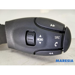 Peugeot - 3008 - Steering wheel mounted radio control