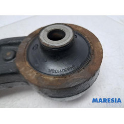 Opel - Movano - Draagarm onder rechts-voor