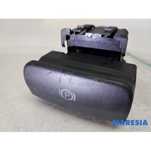 Peugeot - 3008 - Parking brake switch
