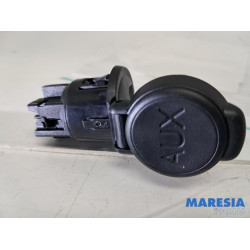 Peugeot - 3008 - AUX / USB-Anschluss