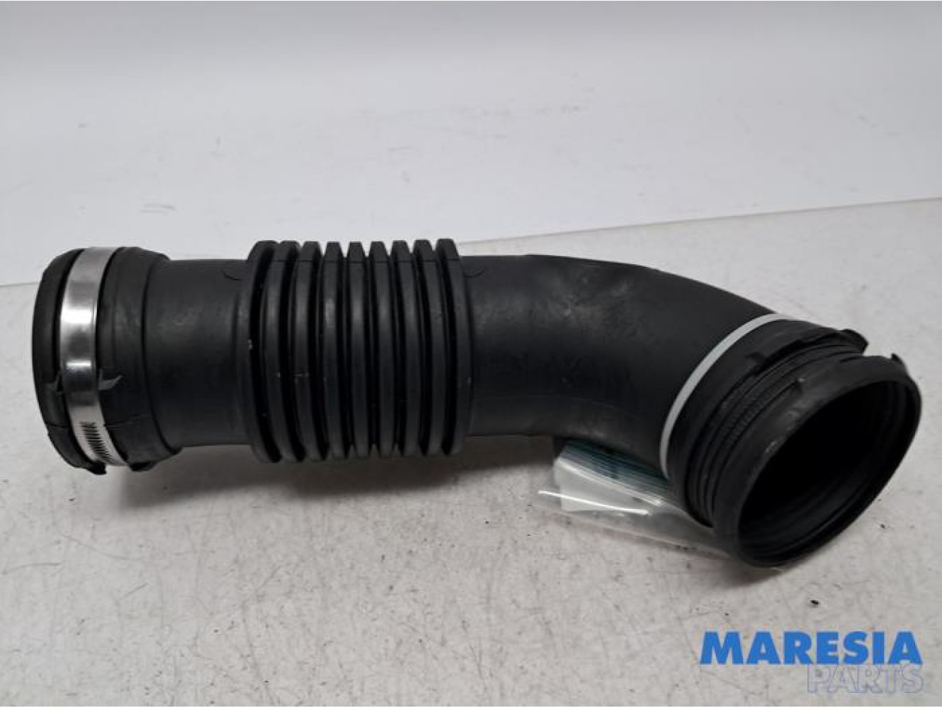 Opel - Movano - Ansaugschlauch Luft