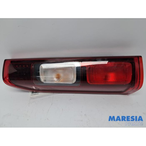 Opel - Vivaro - Rücklicht links