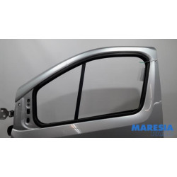 Renault - Trafic - Portier 2Deurs links