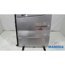Renault - Trafic - Minibus/van rear door