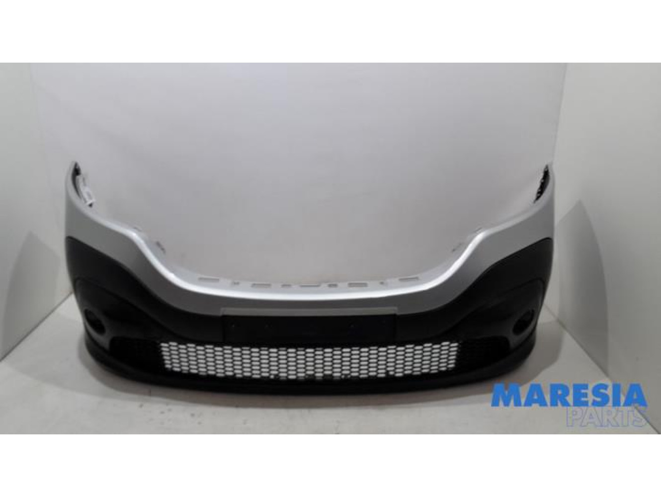Renault - Trafic - Voorbumper