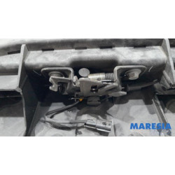 Renault - Trafic - Frontpaneel