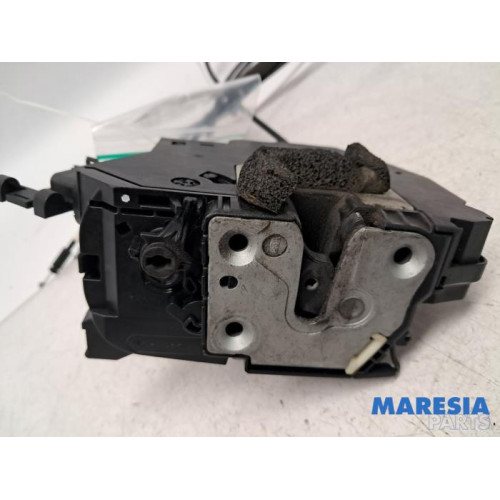 Opel - Vivaro - Schiebetür Schließmechanik rechts