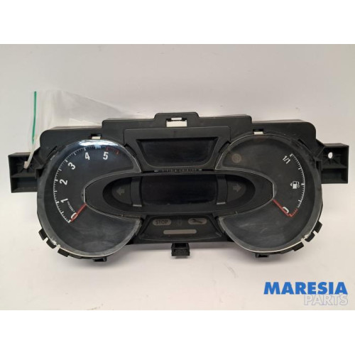 Opel - Vivaro - Instrumentenbrett