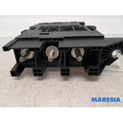 Opel - Vivaro - Voltage regulator