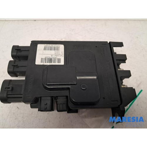 Opel - Vivaro - Voltage regulator