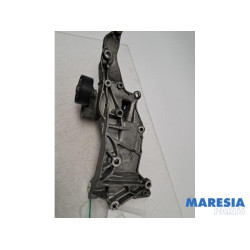 Peugeot - Expert - Alternator upper bracket
