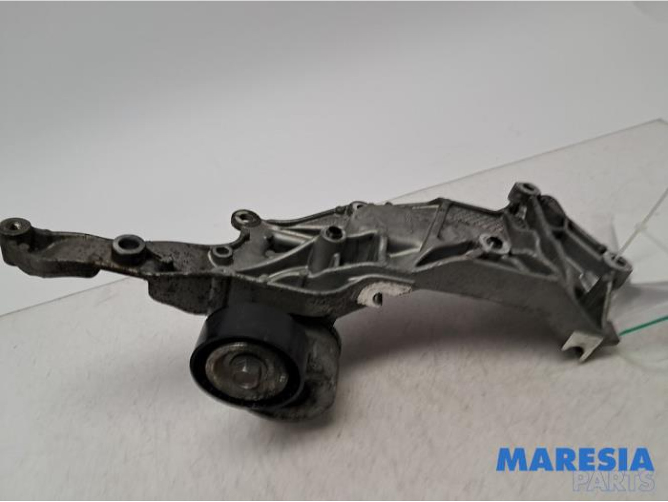 Peugeot - Expert - Alternator upper bracket