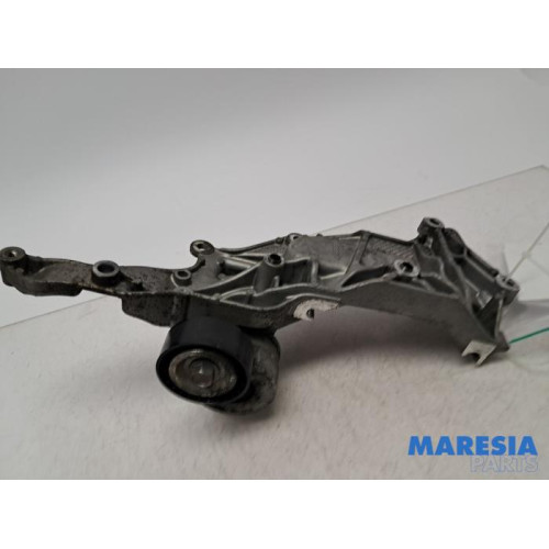Peugeot - Expert - Alternator upper bracket