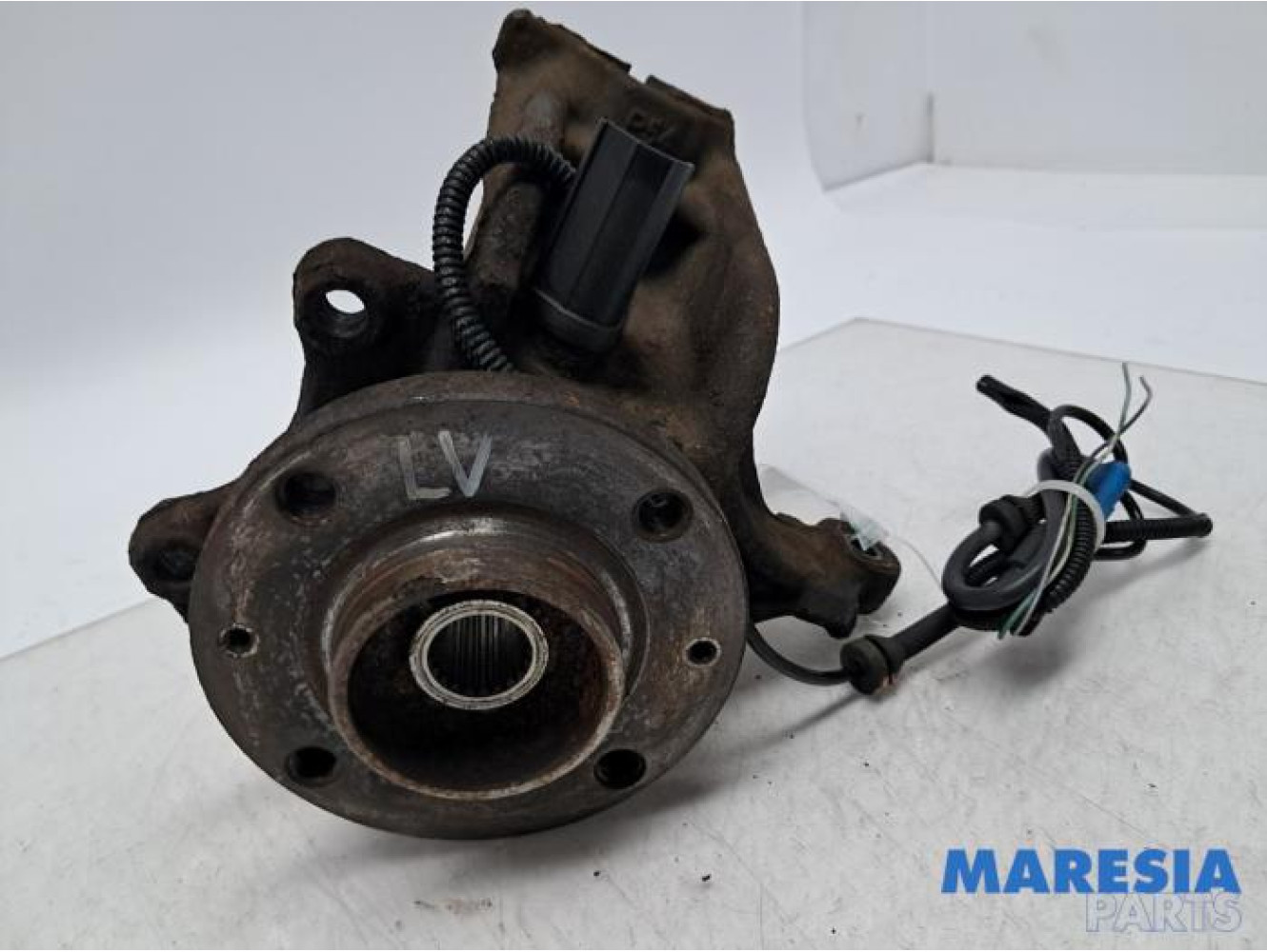 Peugeot - 208 - Fusee links-voor