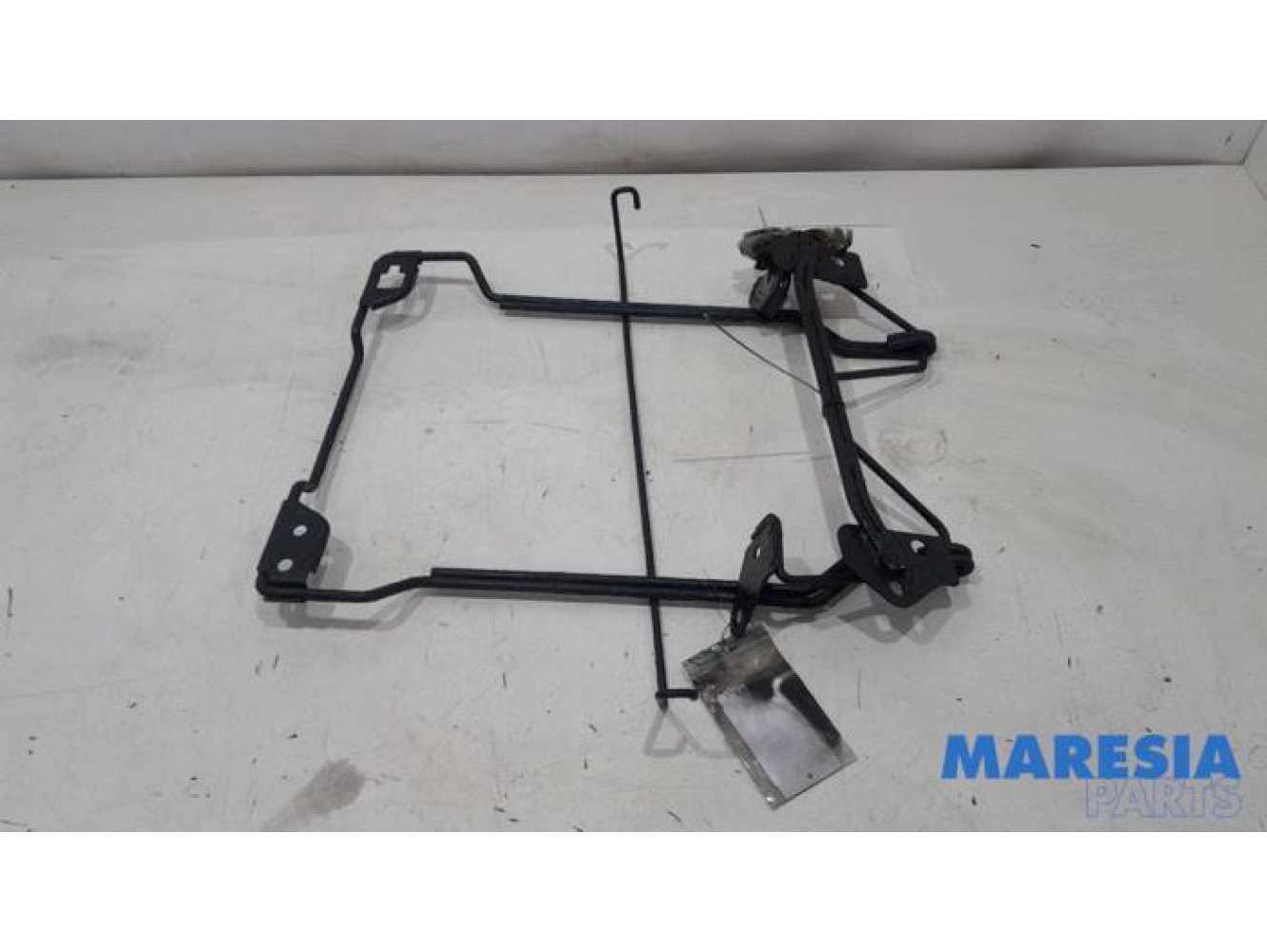 Renault - Trafic - Ophangmechaniek reservewiel