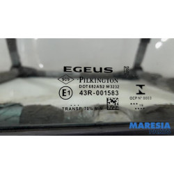 Renault - Master - Ruit achter