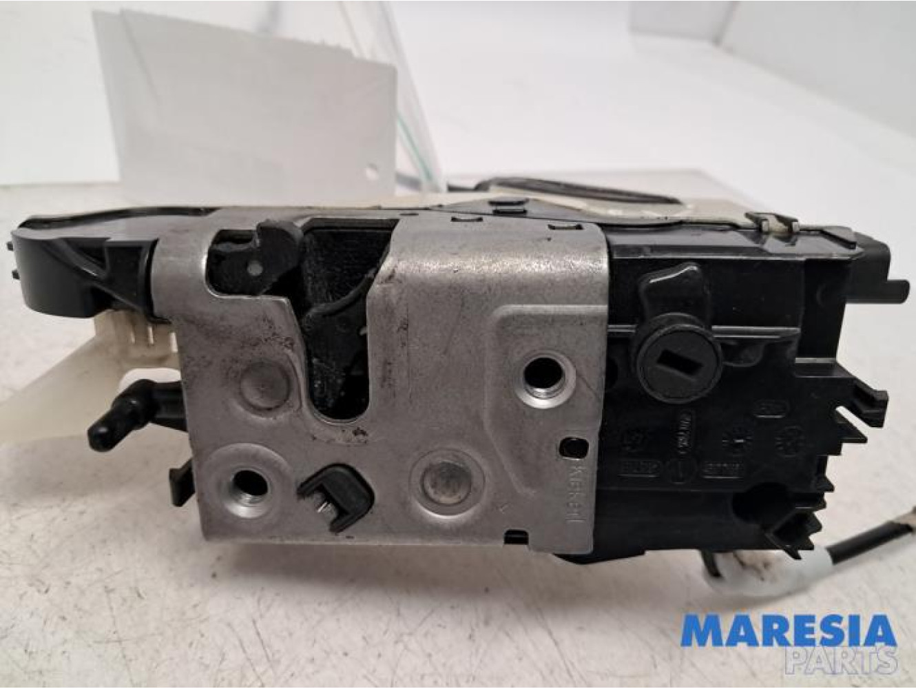Peugeot - 208 - Door lock mechanism 4-door, front left