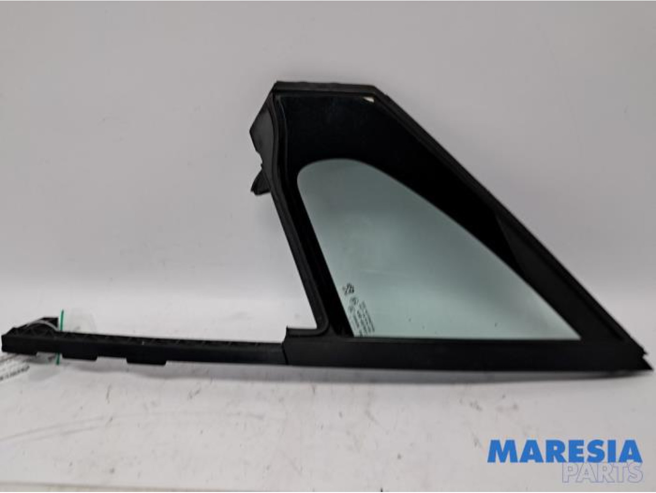 Peugeot - 208 - Vitre triangulaire avant gauche