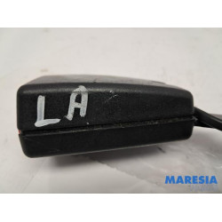 Peugeot - 3008 - Insertion ceinture de sécurité arrière gauche