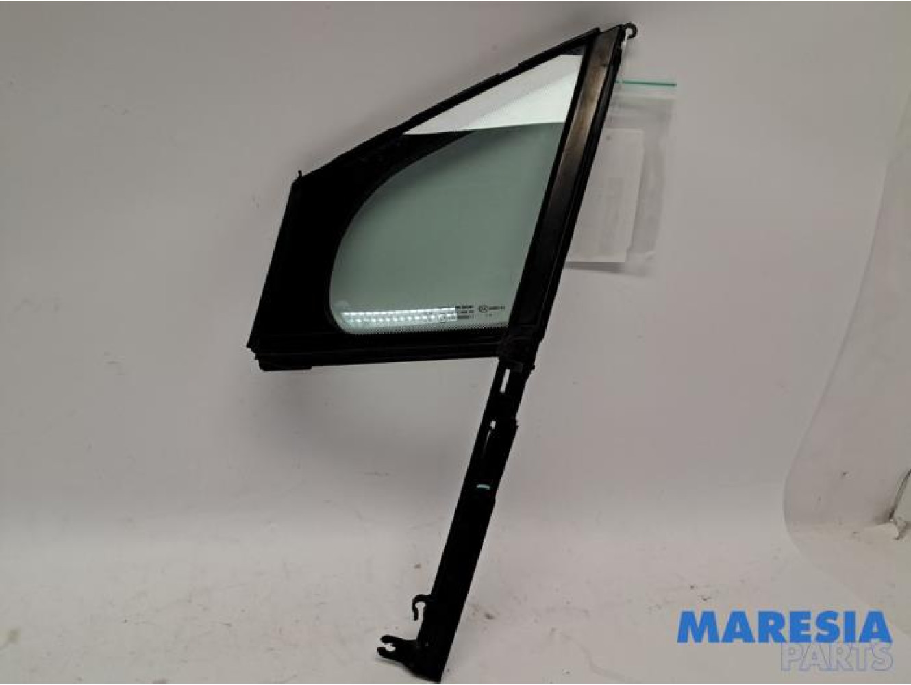 Peugeot - 3008 - Vitre triangulaire avant gauche