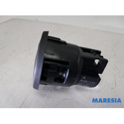 Peugeot - 208 - AUX / USB-Anschluss