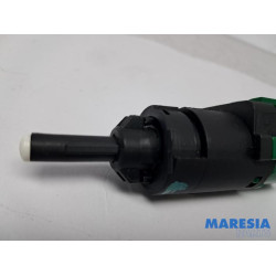 Peugeot - 208 - Bremslicht Schalter