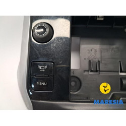 Peugeot - 208 - Radiobedienfeld