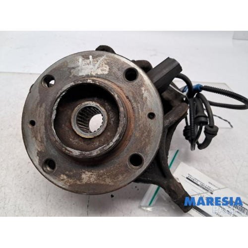 Peugeot - 2008 - Achsschenkel links vorne