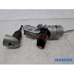 Renault - Clio - Kontaktslot+Sleutel