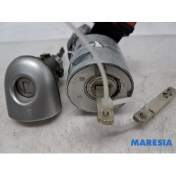 Renault - Clio - Kontaktslot+Sleutel