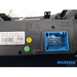 Peugeot - 208 - Heater control panel