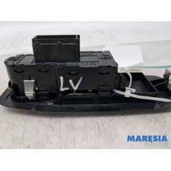 Peugeot - 208 - Multi-functional window switch