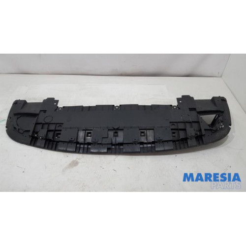 Renault - Trafic - Bumper onderplaat