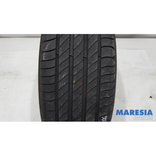 Peugeot - 207 - Tyre