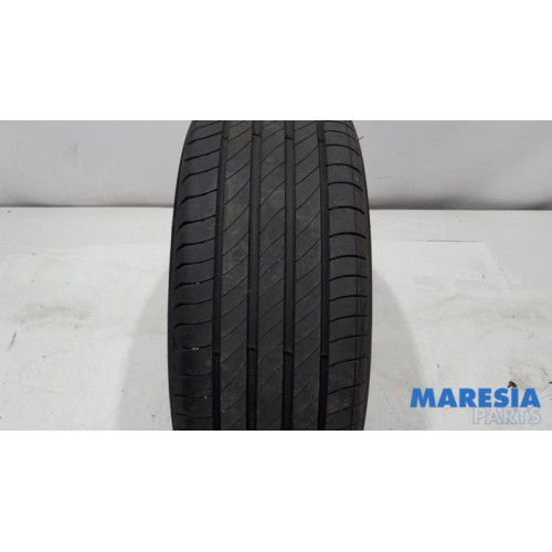 Peugeot - 207 - Tyre