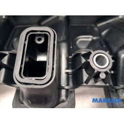 Renault - Trafic - PCV valve
