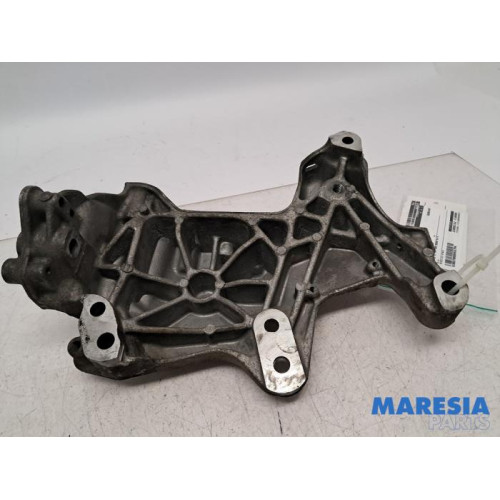 Renault - Trafic - Motorsteun