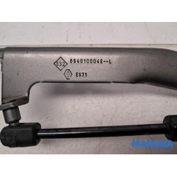 Renault - Grand Scenic - Bonnet Hinge