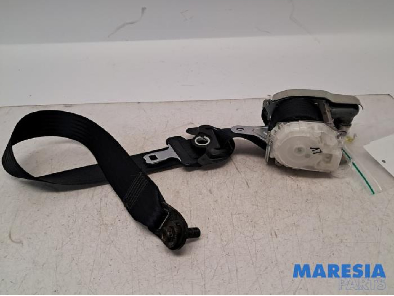 Peugeot - 107 - Front seatbelt, left