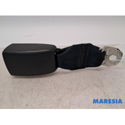 Peugeot - 107 - Insertion ceinture de sécurité arrière droite
