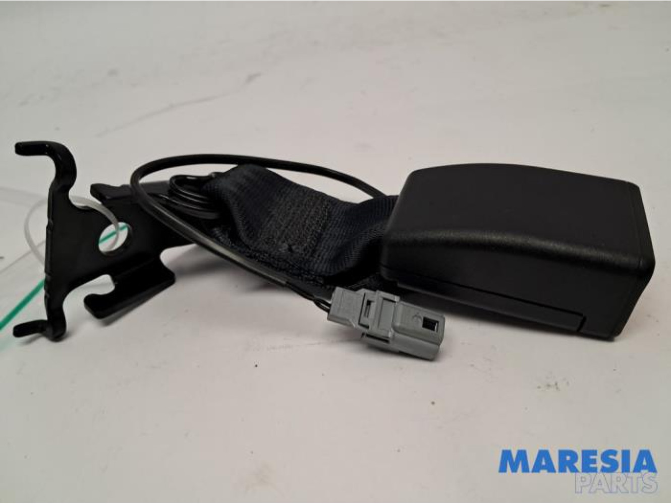 Renault - Megane - Rear seatbelt buckle, right