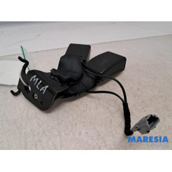 Renault - Megane - Insertion ceinture de sécurité arrière gauche