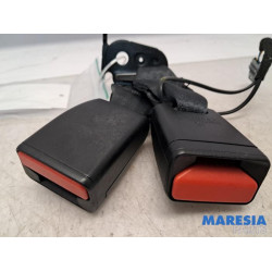 Renault - Megane - Insertion ceinture de sécurité arrière gauche