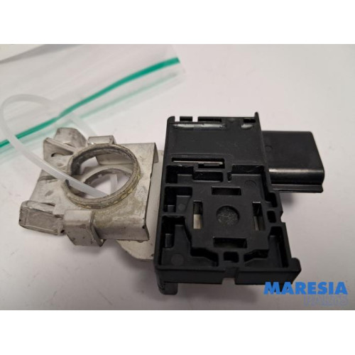 Renault - Megane - Borne de batterie