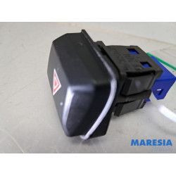 Peugeot - 2008 - Panic lighting switch