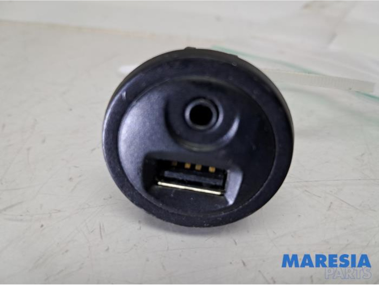 Peugeot - 2008 - AUX/USB aansluiting