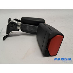 Peugeot - 2008 - Insertion ceinture de sécurité arrière droite