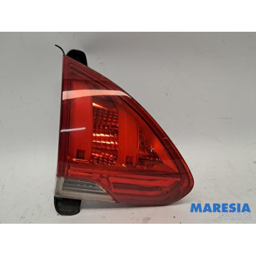 Peugeot - 2008 - Achterlicht links